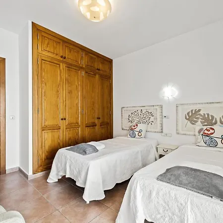 Flora - Vipvipvillas Villa Playa Blanca (Lanzarote)