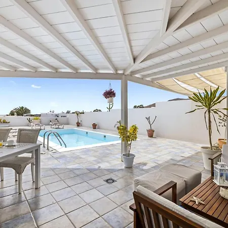 Flora - Vipvipvillas * Playa Blanca (Lanzarote)