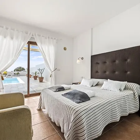 فيلة Flora - Vipvipvillas بلايا بلانكا