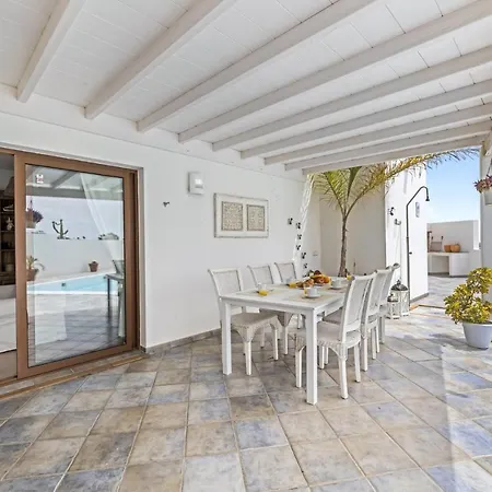 Flora - Vipvipvillas فيلة *