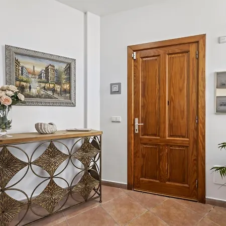Flora - Vipvipvillas فيلة بلايا بلانكا