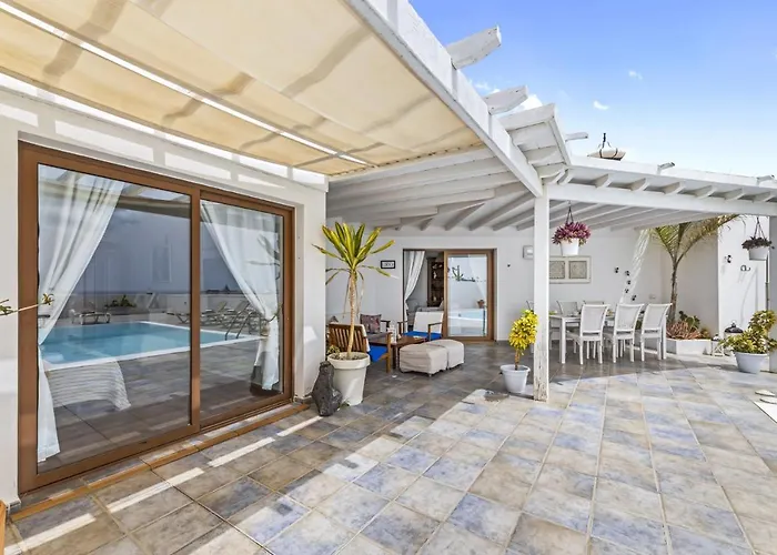 Flora - Vipvipvillas فيلة *