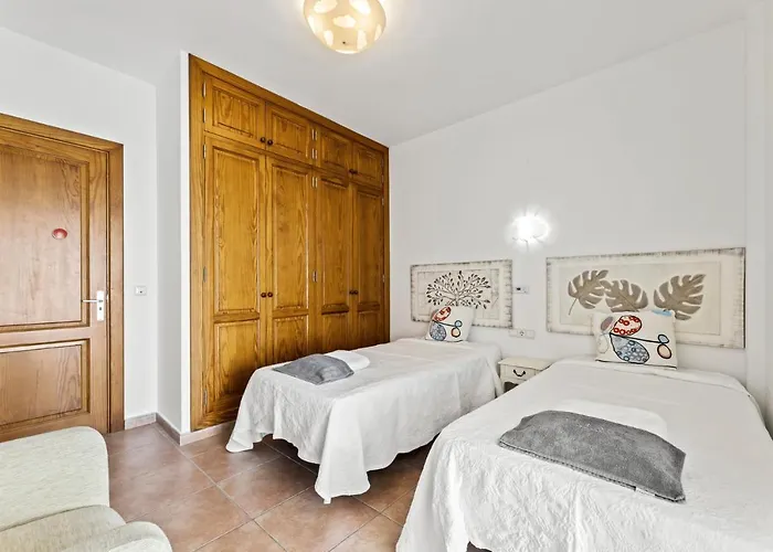 Flora - Vipvipvillas فيلة بلايا بلانكا
