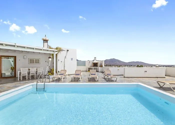 Flora - Vipvipvillas * بلايا بلانكا