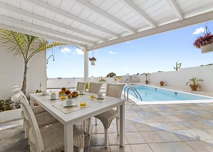 Flora - Vipvipvillas فيلة