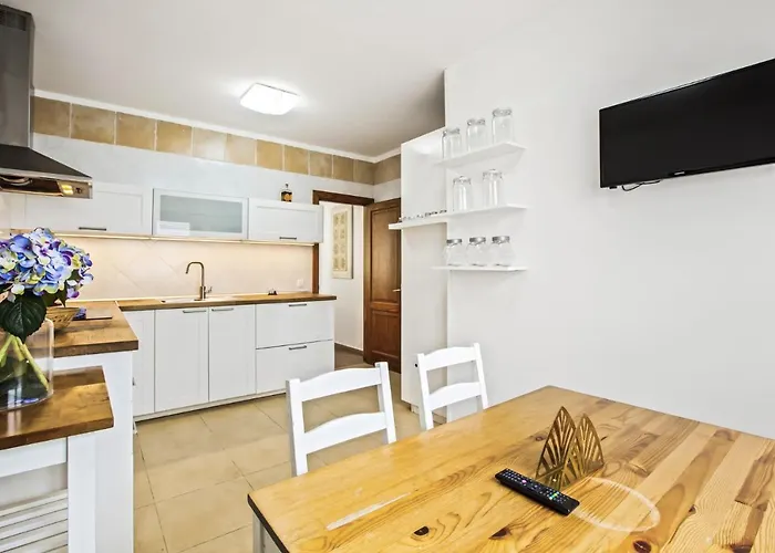 Flora - Vipvipvillas فيلة *